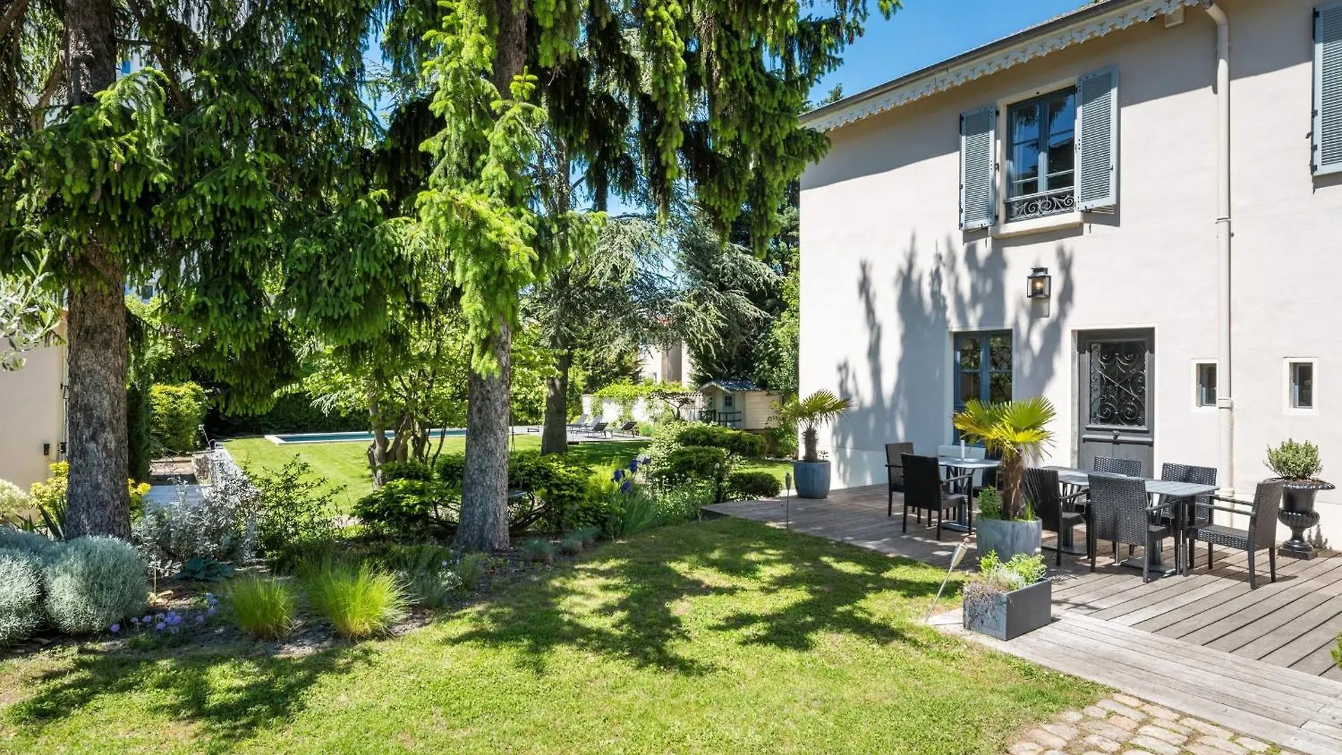 Le Cedre Du Liban -Urban Chic House In The City Lyon 0*,