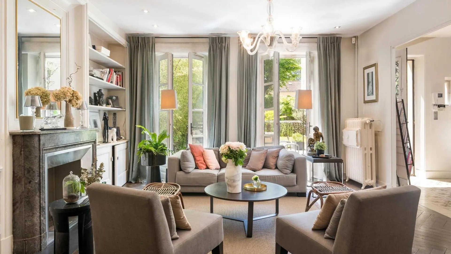 Le Cedre Du Liban -Urban Chic House In The City Lyon Willa